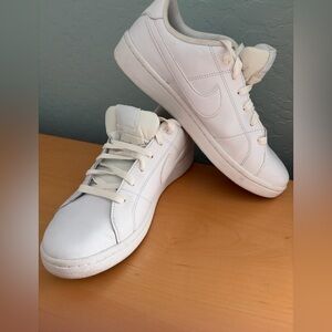 White Leather Nike Court Royale Sneakers Minimal Classic 8.5